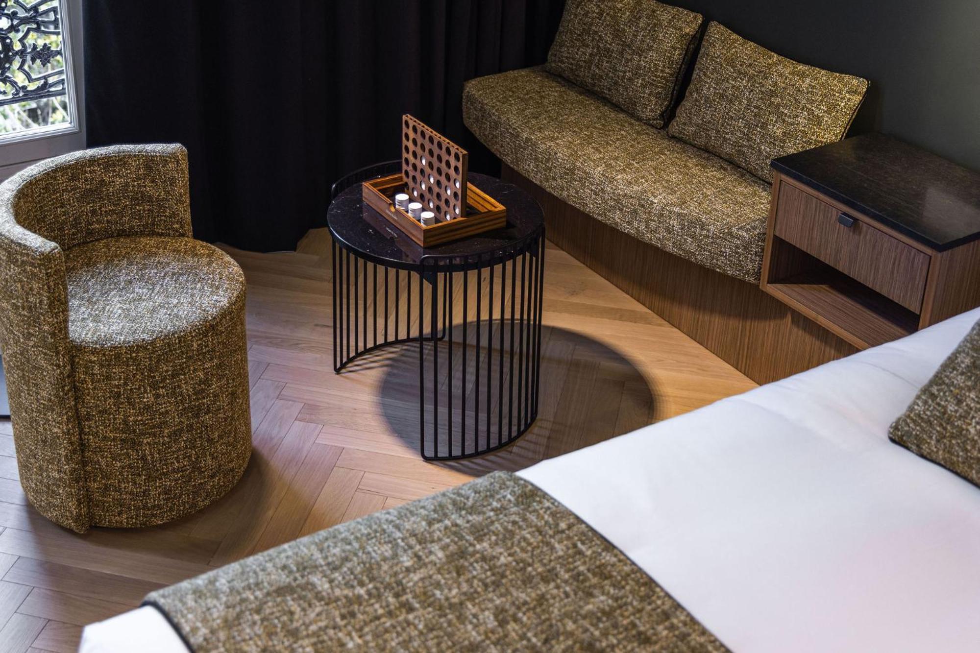 1.75 La Source Hotel Parijs